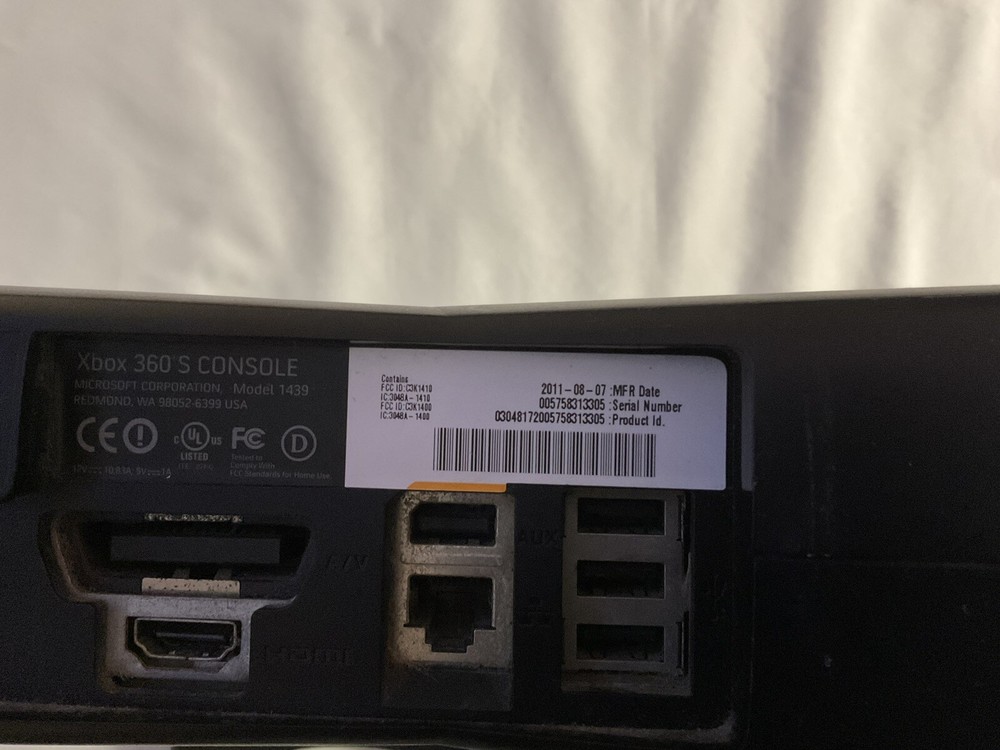 Microsoft XBOX 360 Console Controller NOT TESTED