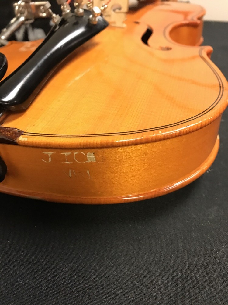 Victor S. Oldenburg 4/4 size Violin