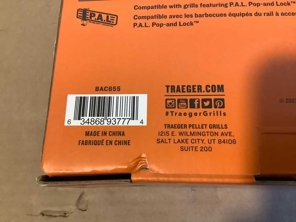 Traeger BAC655 P.A.L. Pop-And-Lock Roll Rack