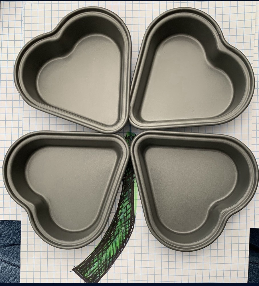 4 Heart Pans