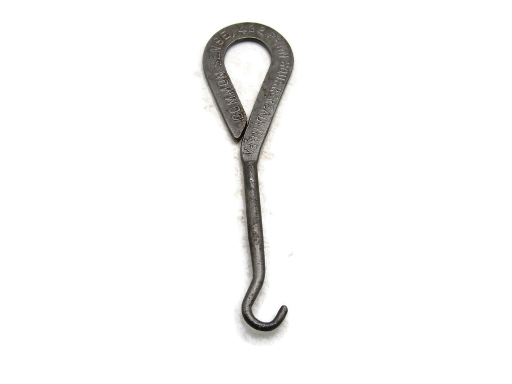 Common Sense, 432 Penn Square Reading, PA Hooking Tool Silver Tone