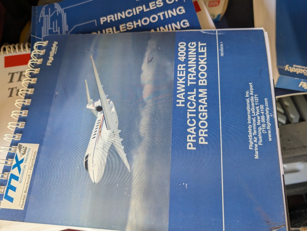 Hawker 4000 Practical Training Program Booklet