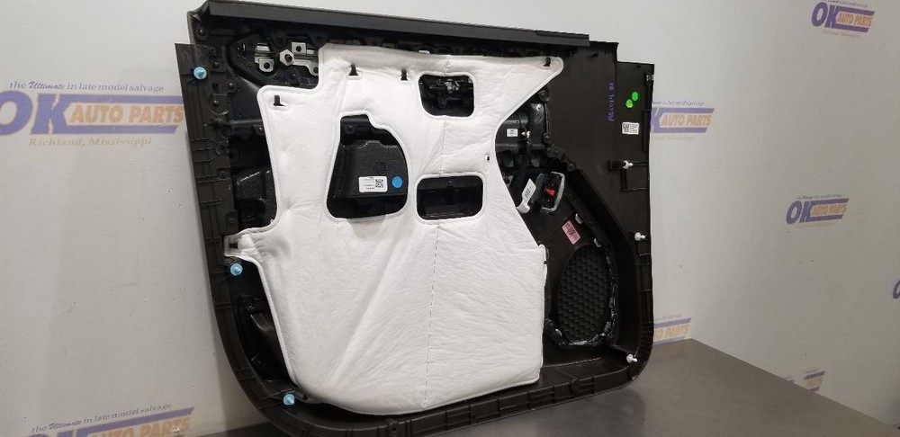 24 CHEVY SILVERADO 2500 LT DOOR PANEL FRONT PASSENGER ATMOSPHERE GRAY CREW CAB