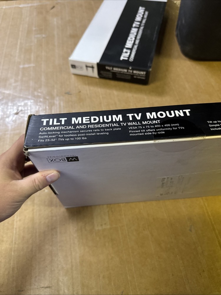 Tillt Medium Tv Mount