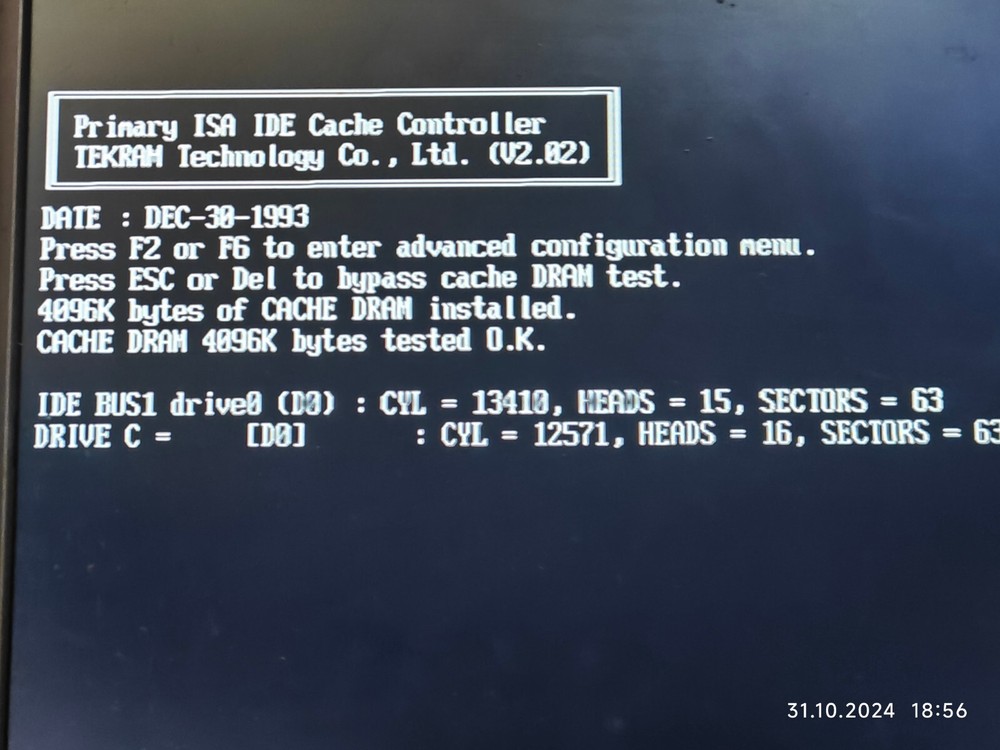 ISA IDE Caching Controller TEKRAM DC-600CF with Harris CS80C286-20 MHz CPU + RAM