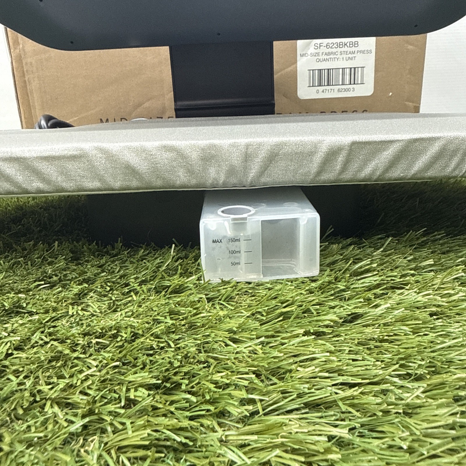 Steamfast SF-623 1500W Mid-Size Fabric Steam Press Iron - Open Box