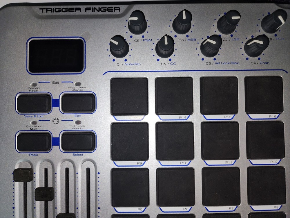 M-Audio Trigger Finger USB Midi Controller Surface Drum Pad with USB Cable