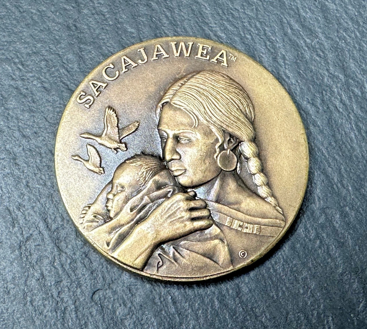 VERY RARE 2003 SACAJAWEA 1.5" MACO BRONZE PEACE MEDAL & MONTANA SUEDE POUCH M871