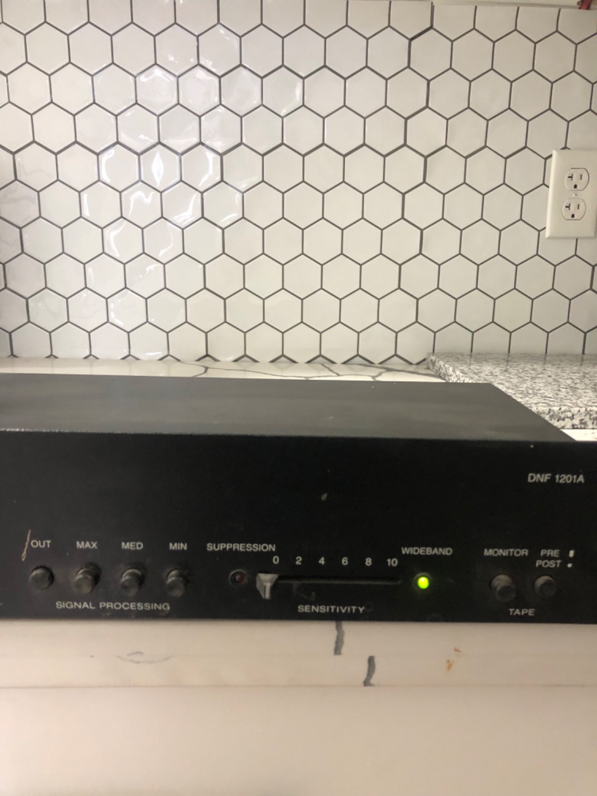 Dynamic noise filter model DNF 1201A Burwen research