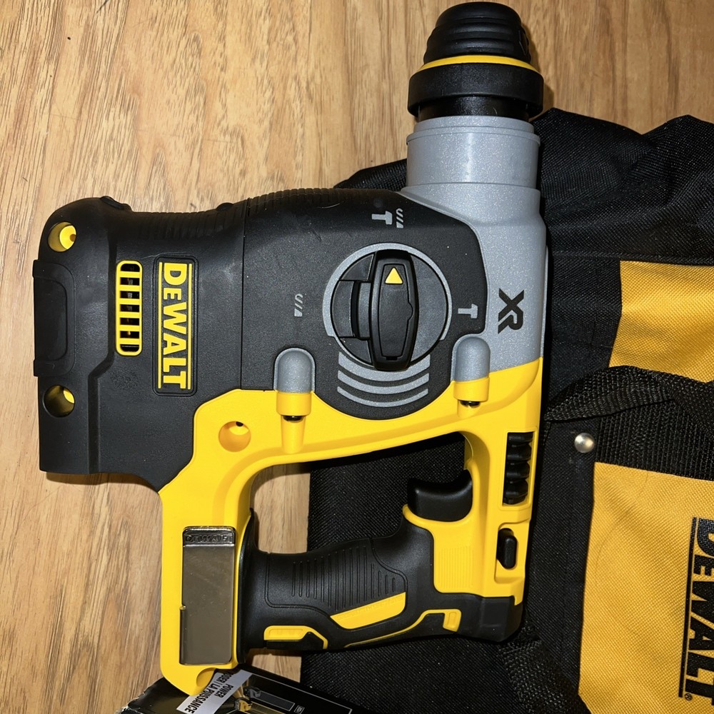 DEWALT DCH273 20V Max Brushless SDS Rotary Hammer with PowerStack Battery/chrgr