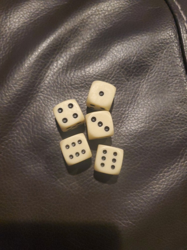 5 Bakelite Amber Dice