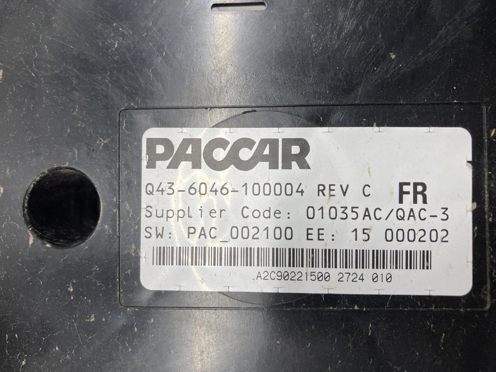Peterbilt 365 Speedometer Instrument Cluster - Used