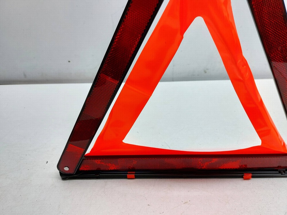 AUDI A6 C7 WARNING EMERGENCY TRIANGLE 8KO860251 2016