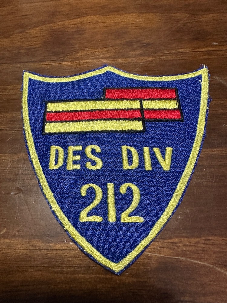 Vintage US Navy Commander Destroyer Division DES DIV 212 Patch