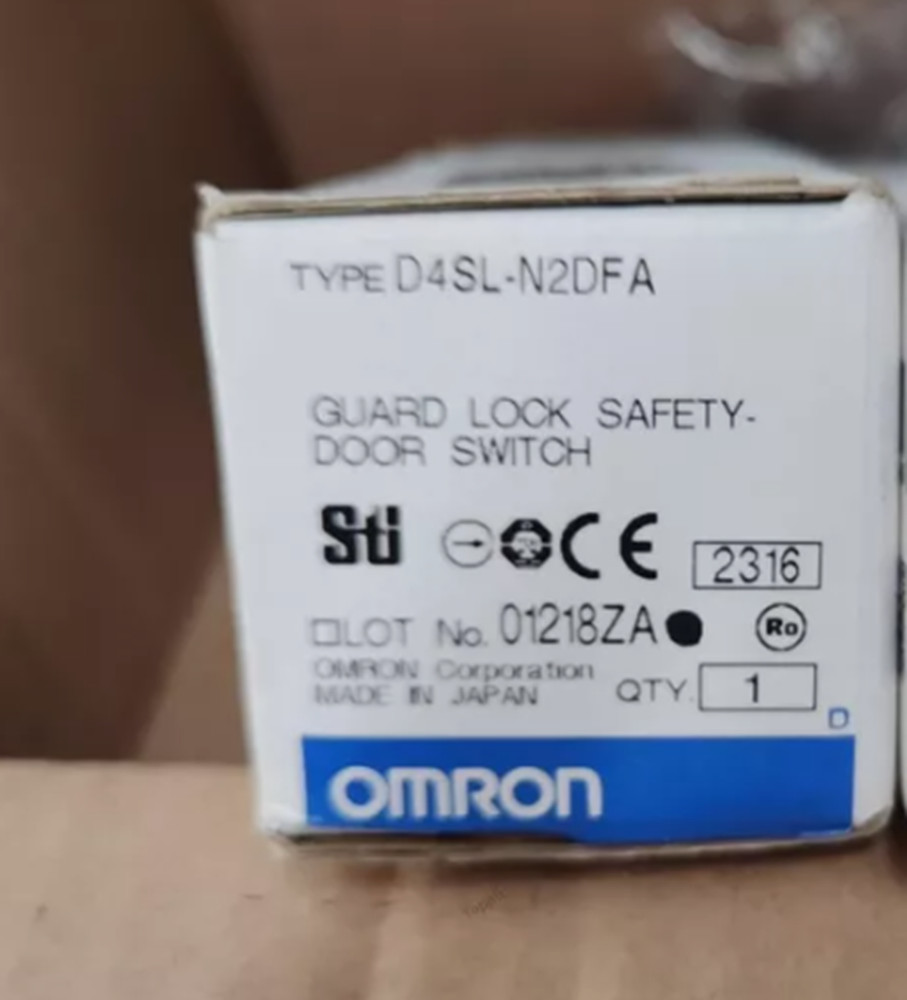 NEW OMRON D4SL-N2DFA Guard Lock Safety-Door Switch