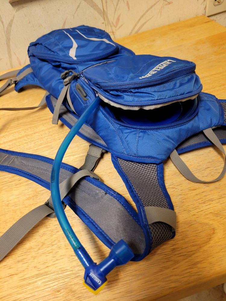 CamelBak Lobo 6L Hydration Pack Backpack Hiking Running Blue Gray w/Bladder