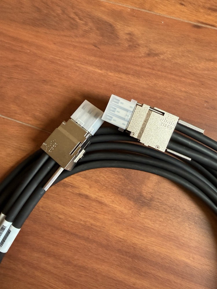 Cisco STACK-T1-3M stacking cables
