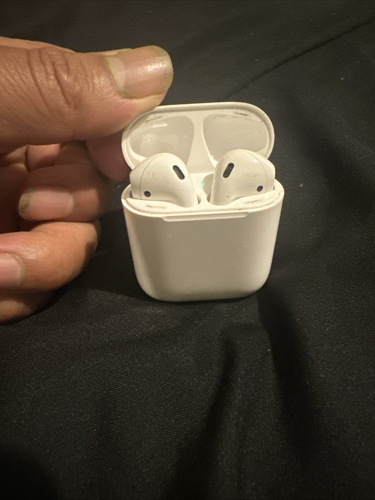 Apple AirPods Charging Case Wireless Bluetooth Compatible White