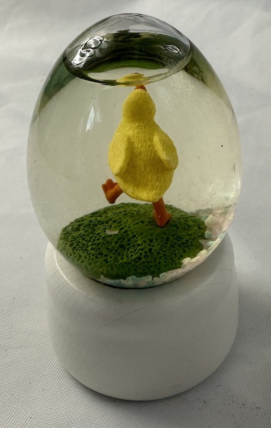 Mini Eddie Baue Home Chick Easter Globe Egg Snow globe Vintage