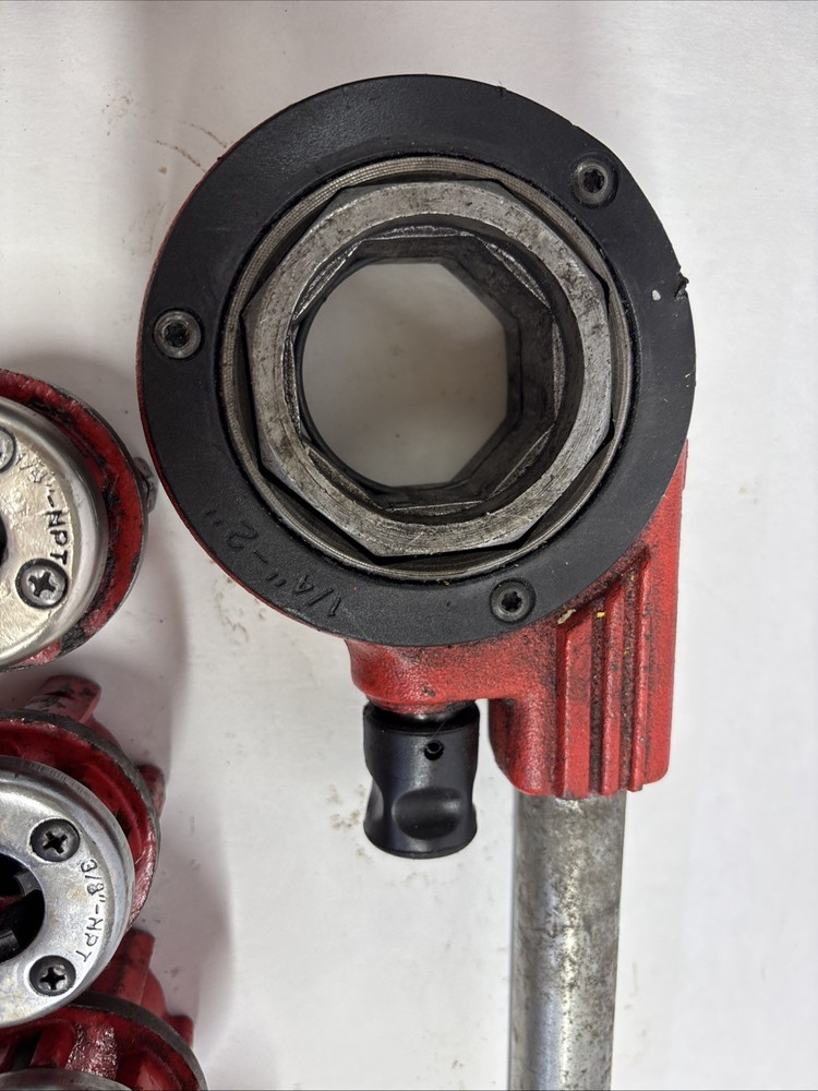 REED PIPE THREADER HEAD, DIES AND HANDLE