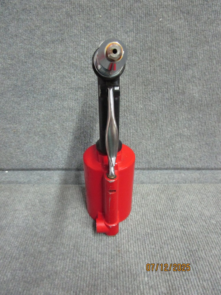 CP Chicago Pneumatic Air Riveter CP9882