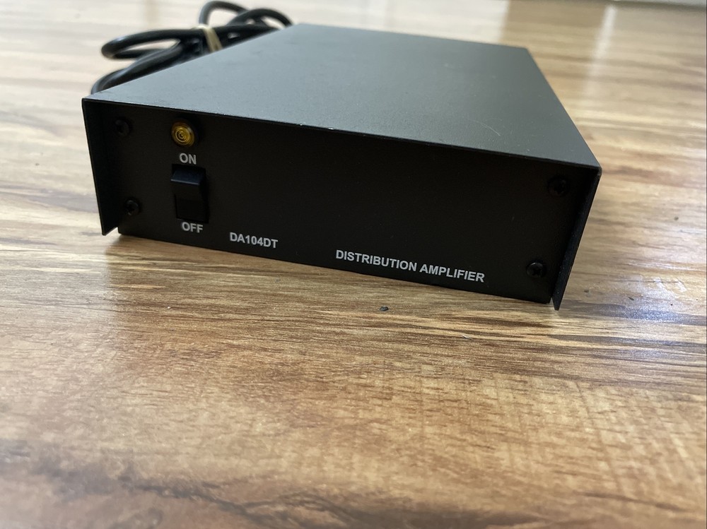 PELCO DA104DT VIDEO DISTRIBUTION AMPLIFIER