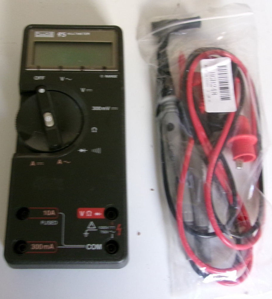 Fluke 75 Multimeter Calibrated plus leads.