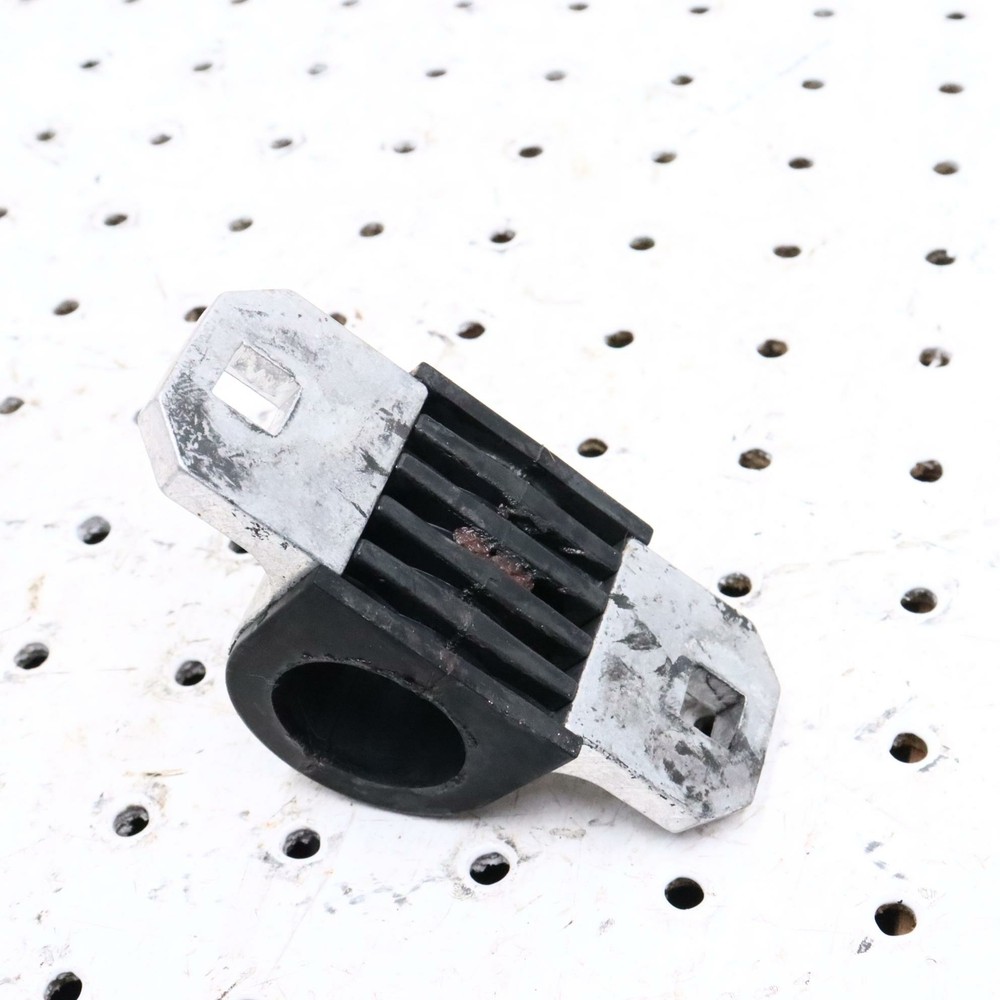 2007 POLARIS SWITCHBACK 600 STEERING POST BRACKET BUSHING MOUNT 5133648 5432785