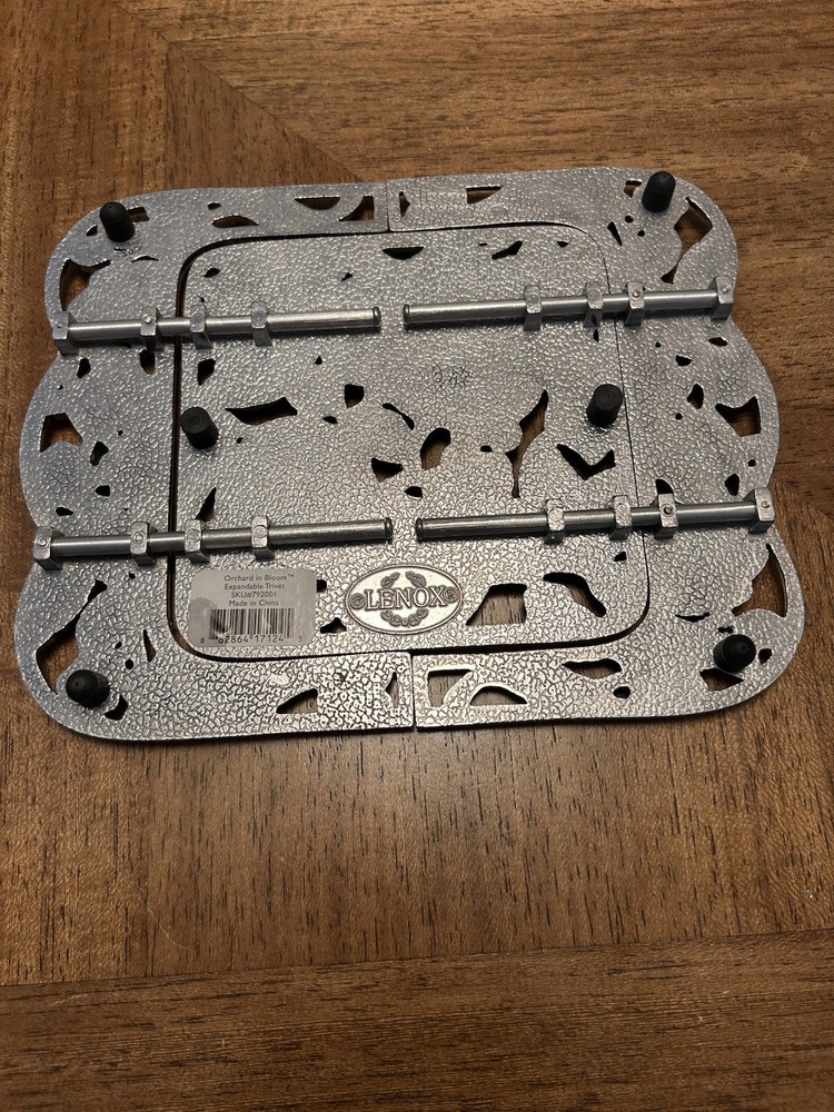 Lenox Expandable Trivet Serveware