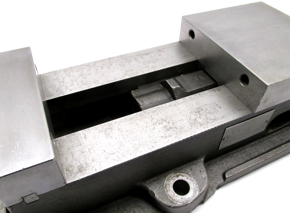 KURT ANGLOCK 6" MILLING MACHINE VISE - #D60