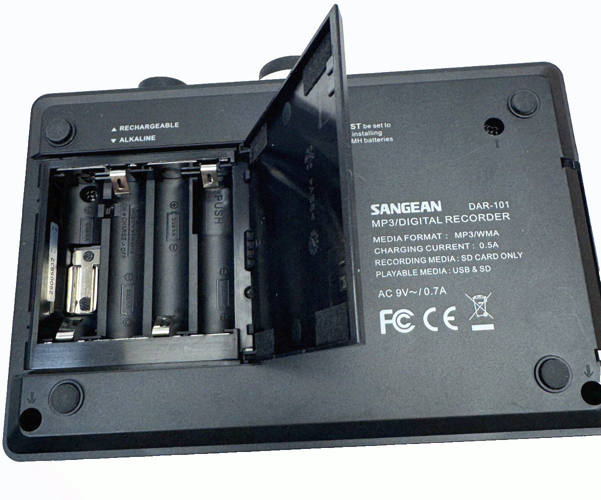 Sangean DAR-101 Professional Grade MP3/WMA Digital Recorder - WORKS, READ