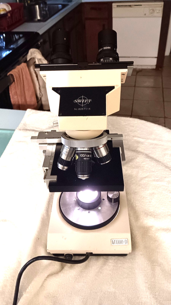 Swift Model M1000-D  Microscope
