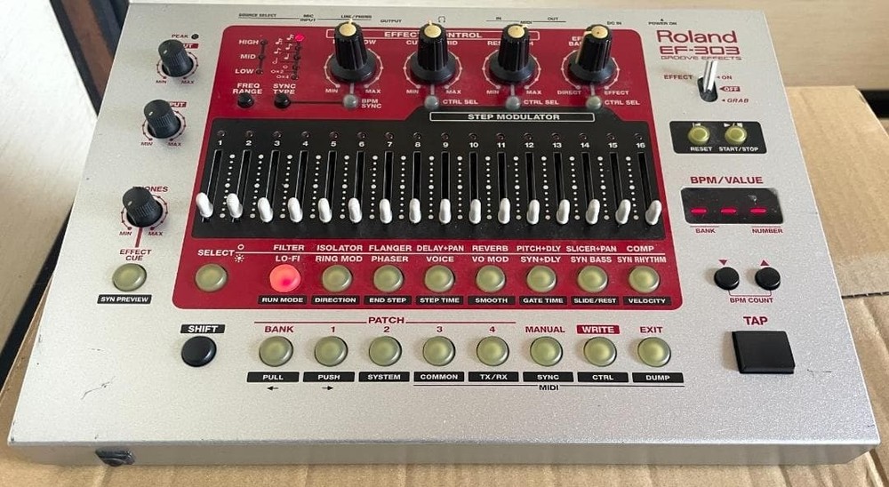 Roland EF-303 Groove Effects Processor DJ Multi-FX Step Modulator Used Working