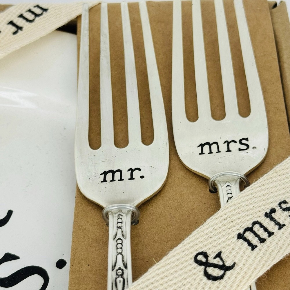 Mud Pie Wedding Collection Mr & Mrs Cake Plate Set