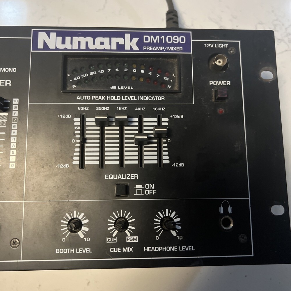 Numark DM1090 Mixer