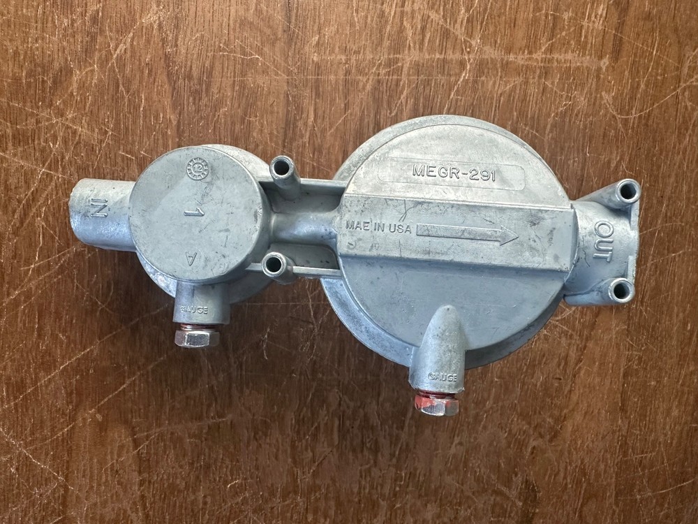 MEC MEGR-298 Compact Integral Two-Stage 90 Degree Vent Propane Regulator