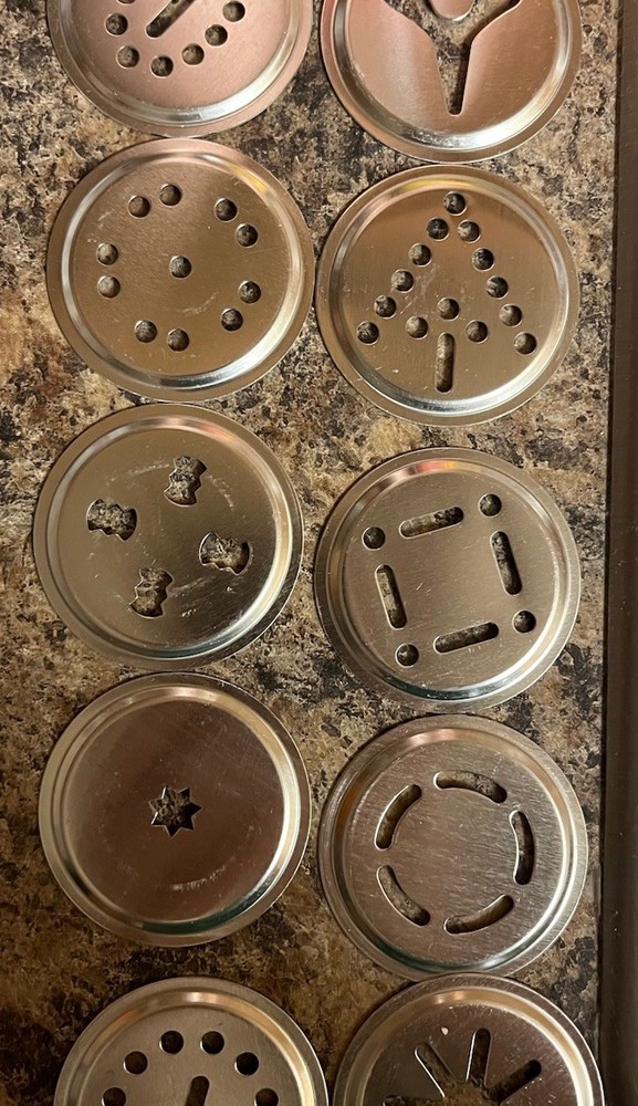 Norpro Cookie/Icing Metal Press 20 Cookie Discs 4 Icing Tips &Instructions #3300
