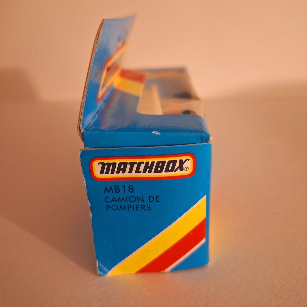 Matchbox MB18 FIRE ENGINE 1981 pristine, in original box