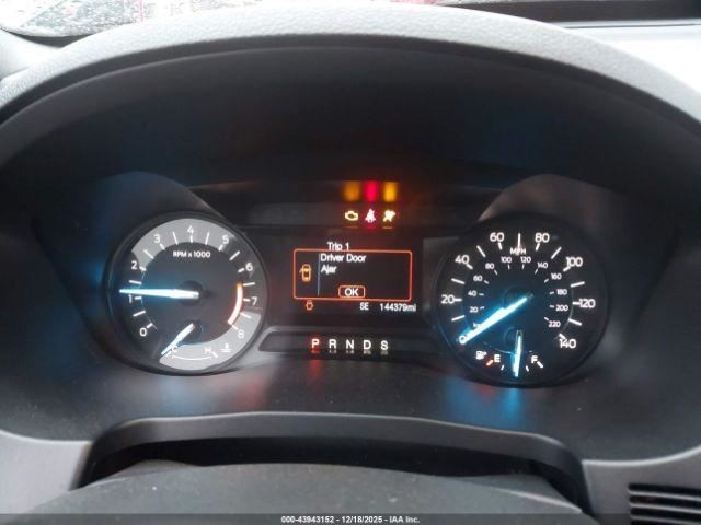 EXPLORER 2018 Glove Box 4995513