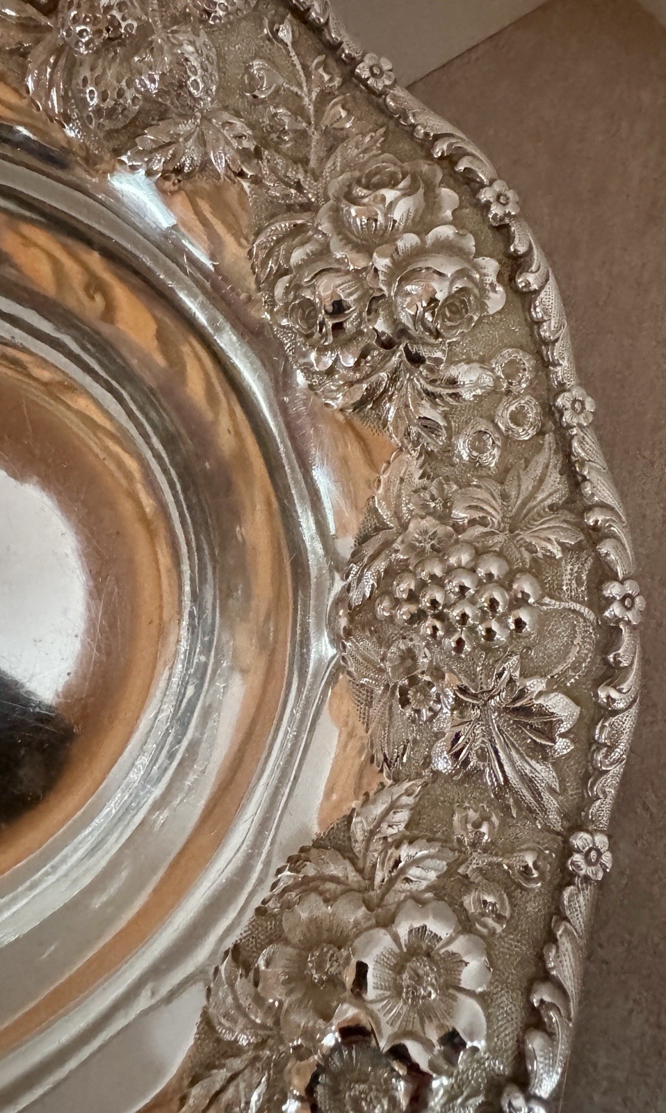 REPOUSSE LORING ANDREWS CO HAND CHASED STERLING 9 3/8" STRAWBERRY BOWL 11.1 OZT