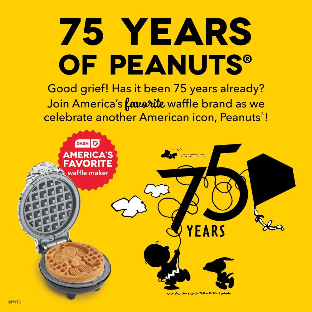 Peanuts x Dash Mini Waffle Maker 4 Inch, (Black & White)