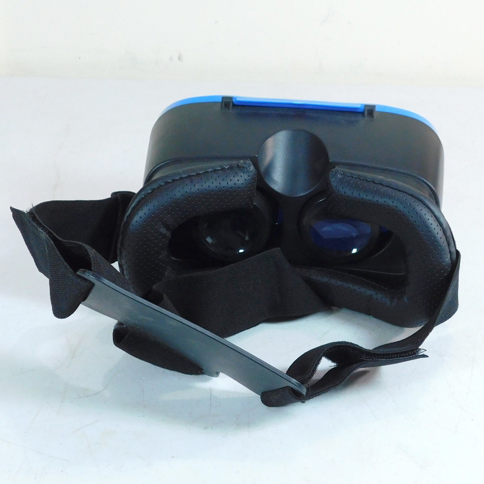 Onn Virtual Reality VR Smartphone Headset Blue Black Up To 6 Inch Screen