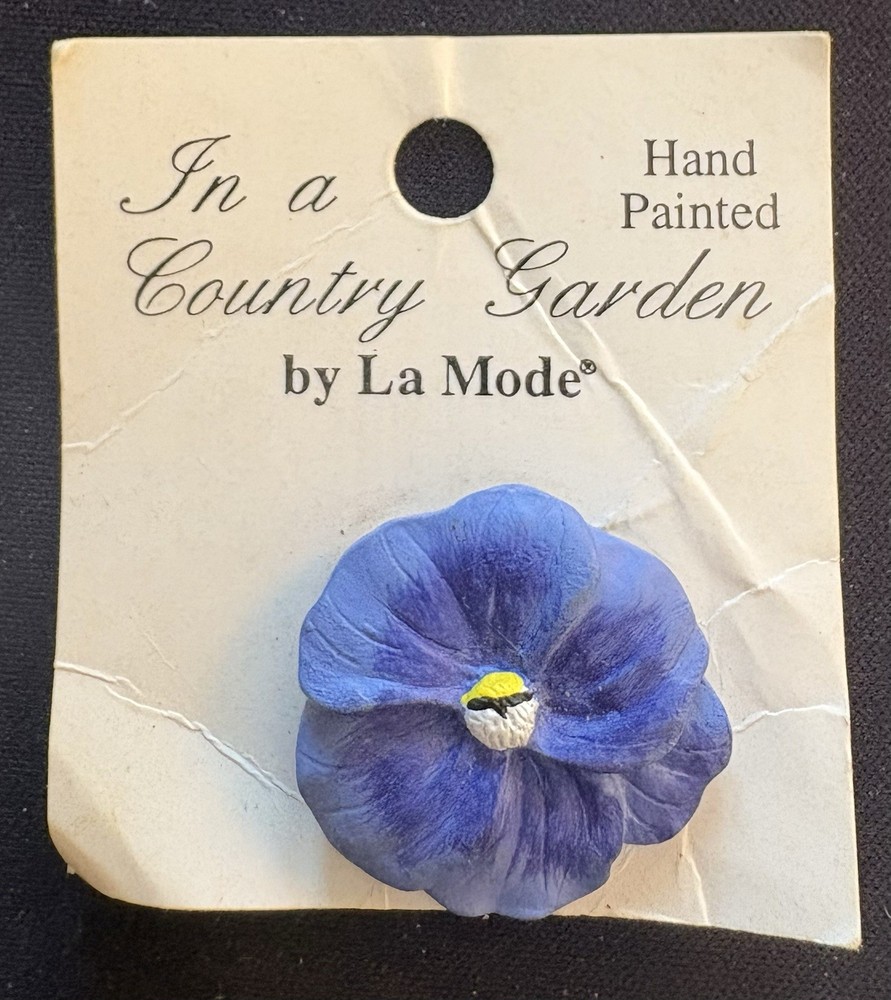 Plastic Button Vintage - FLOWER - New