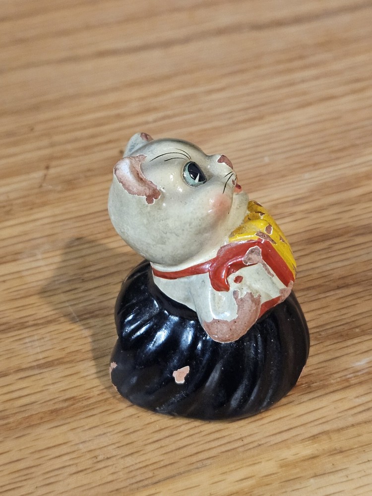 Vintage 1960's ceramic cat pencil sharpener