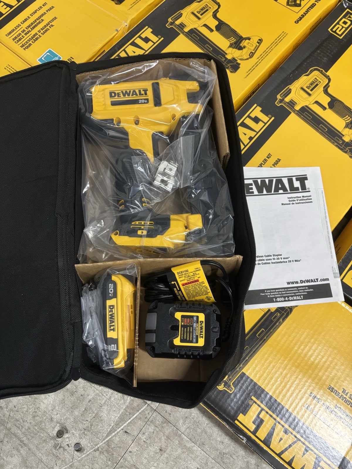 Brand New DEWALT DCN701D1 20V MAX Cordless Cable Stapler Kit + Battery & Charger
