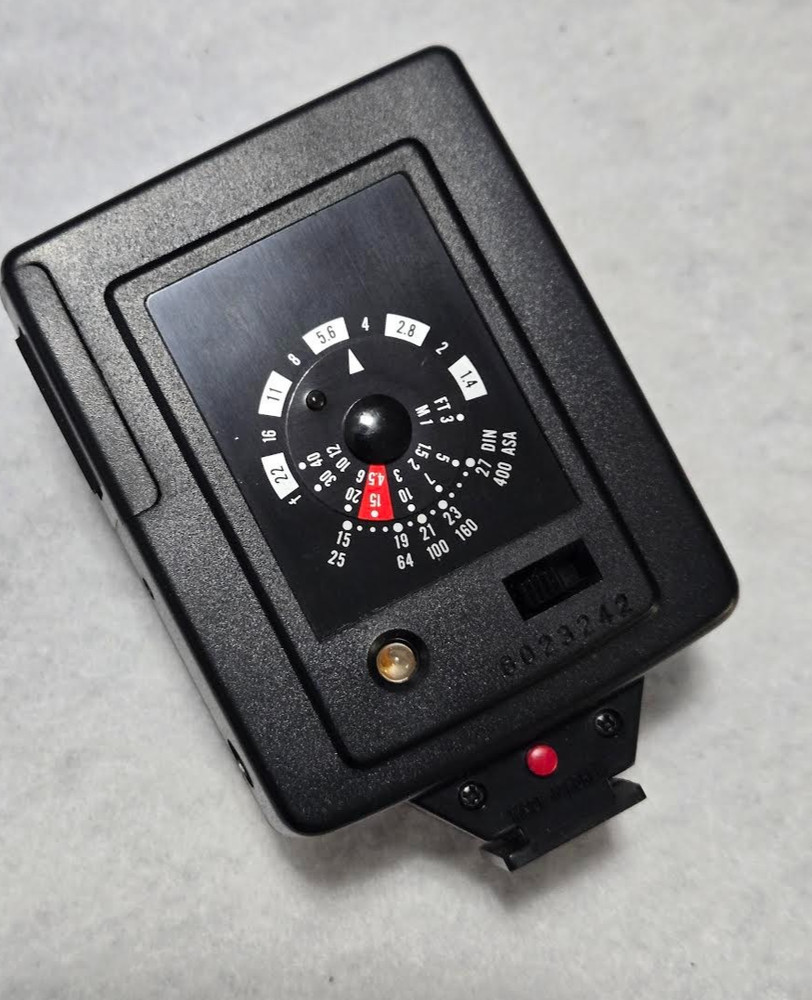 Vivitar Auto 215 Flash