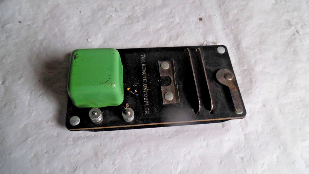 American Flyer 706 Uncoupler No Button -Used