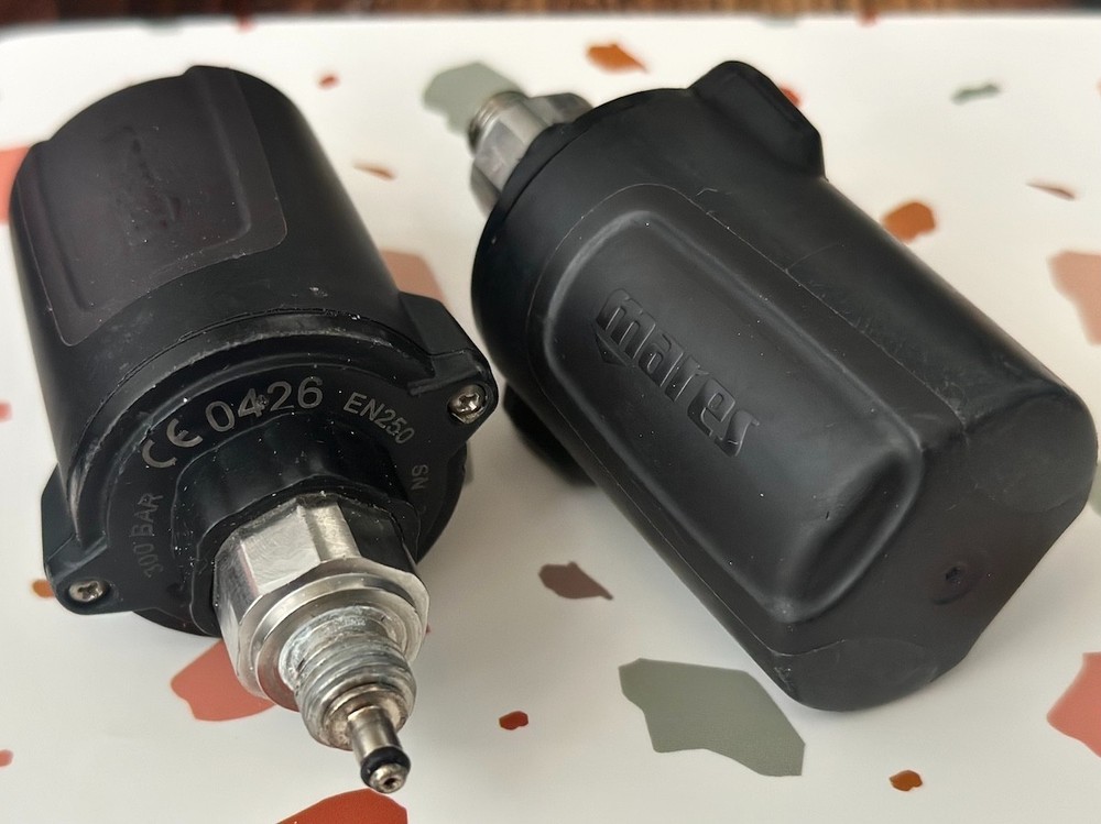 Mares GENIUS Color tech dive computer (black) with TWO Mares Transmitters!