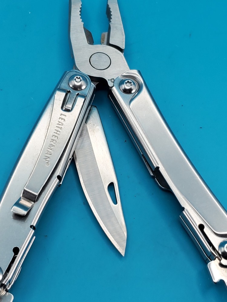 Leatherman Rev 3.8" Multi-Tool, Stainless!