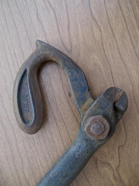 OLD CAST IRON CYCLOPS NAIL PULLER UNION HARDWARE CO. CONN.